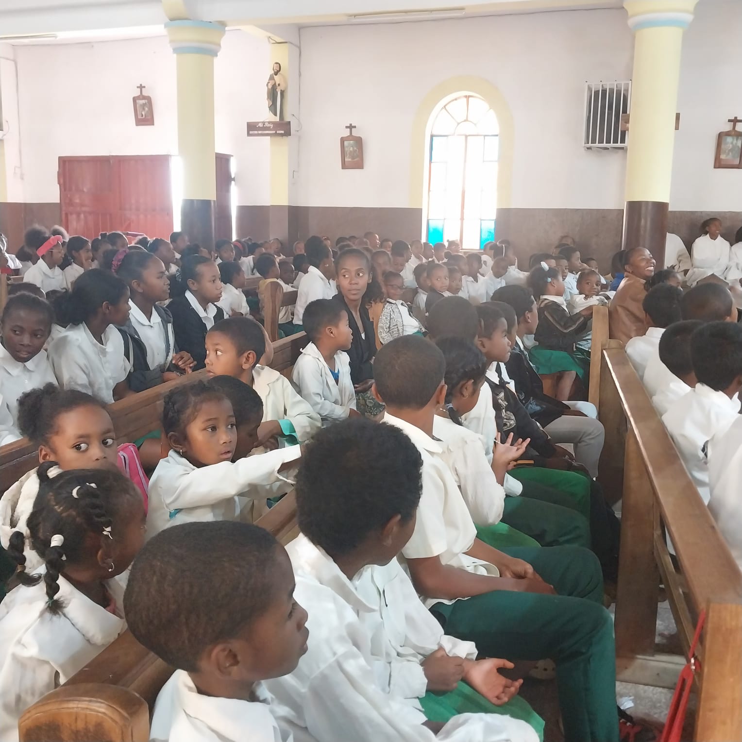 Lamesa famaranana 2025 - mpianatra